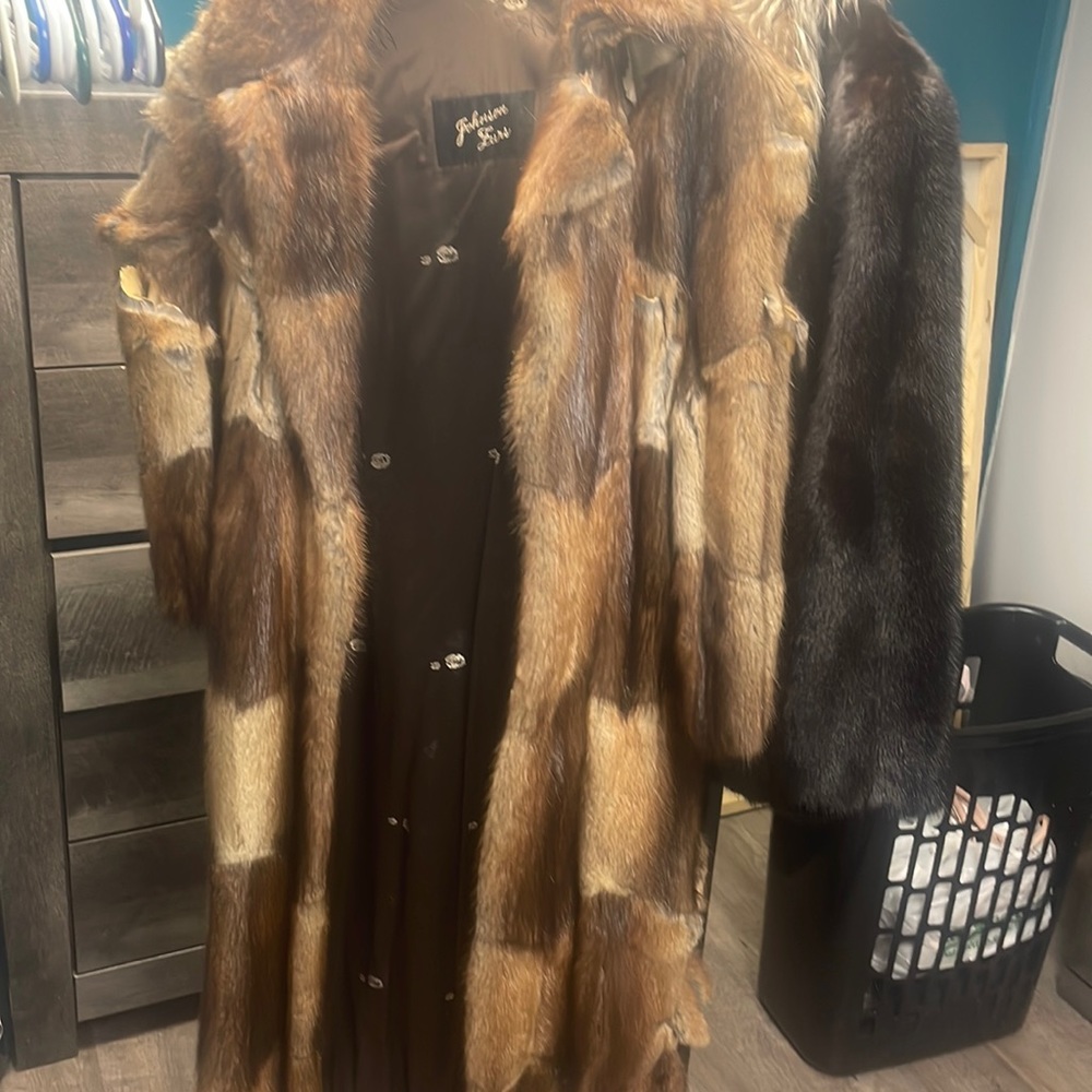 100% real  muskrat. Johnson’s Fur long winter coat,